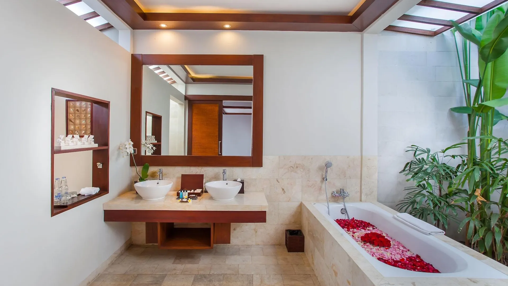 Lumbini Villas And Spa Jimbaran  4*, Jimbaran (Bali)